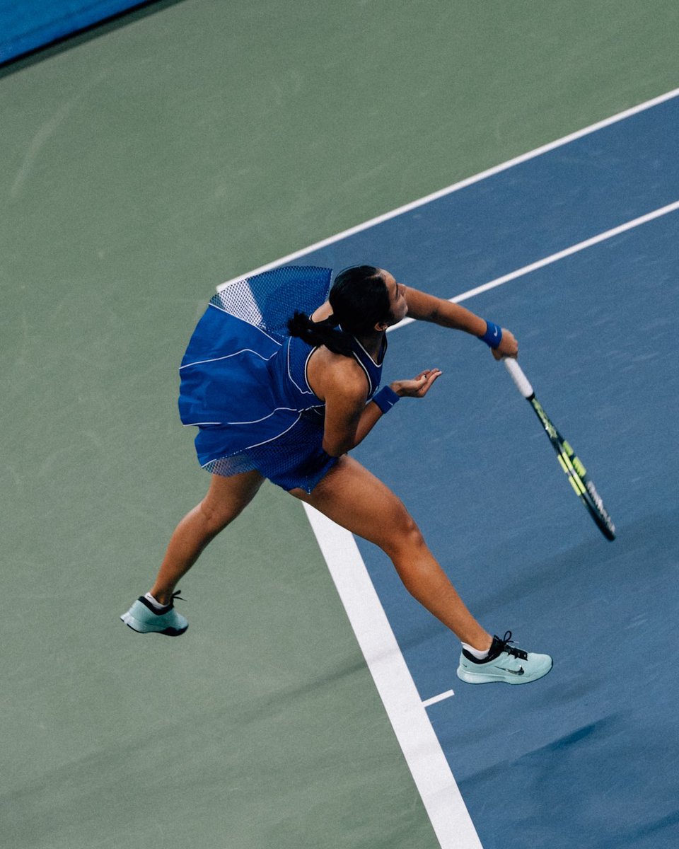 volleytiger's tweet photo. WHAT. A. PHOTO. 😮‍💨📸

Alex Eala looking absolutely locked in. The power, the movement, the shot — EVERYTHING. 🇵🇭🎾

CONGRATS, ALEX! INTO THE SECOND ROUND WE GO! 💙🦋 

Photo taken and owned by @kostekcanu #USOpen https://t.co/sJo15ifIaV
