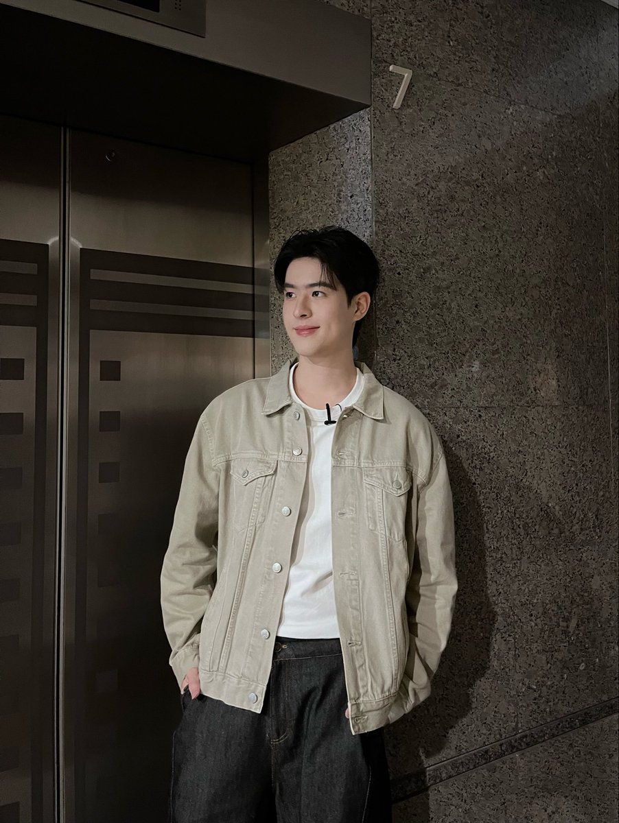 llightyy_'s tweet photo. 💪🏻#gmmtvlivehouse #UnluckyBae https://t.co/1mviVA7HuA