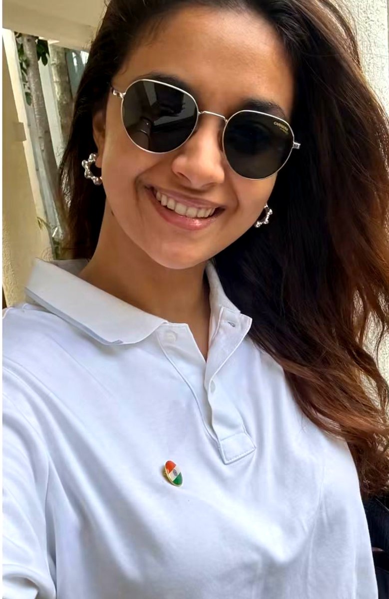 PowerD84460's tweet photo. Ahhh wow Keerthy selfie 🤳🔥🥵 

#keerthysuresh
#keerthy
#keerthysureshhot
#keerthylove https://t.co/0CCKkuhQoj