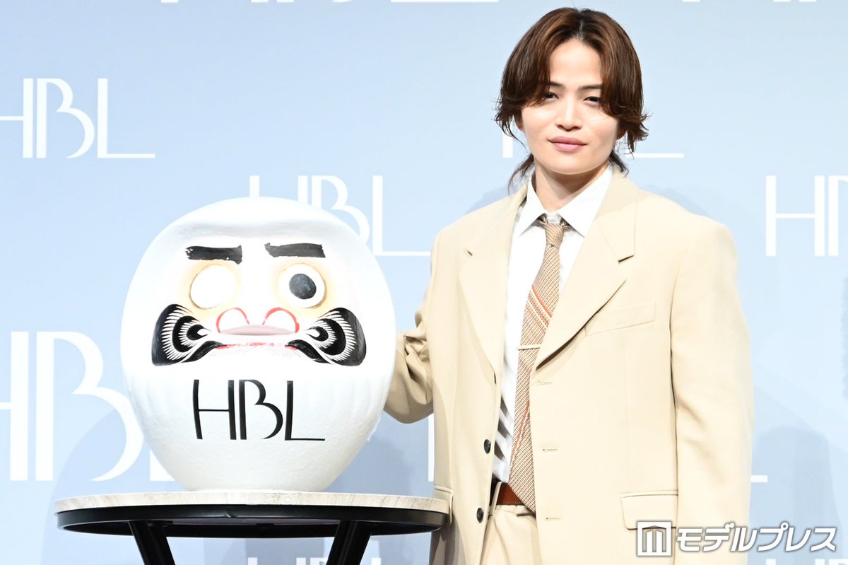 modelpress's tweet photo. timelesz菊池風磨「HBL」新CM出演決定���️
高校時代に感じていたコンプレックス告白

💭「髪型より気を使っているときも」
https://t.co/arHShSnRfr

菊池は「プライベートでメイクするということはないのですが、ないからこそ眉毛がすごく重要で」と説明。「高校生のときは、眉毛は薄ければ薄いほどいいと思っていた」と自らハサミを眉毛に入れることもあったと口にした。