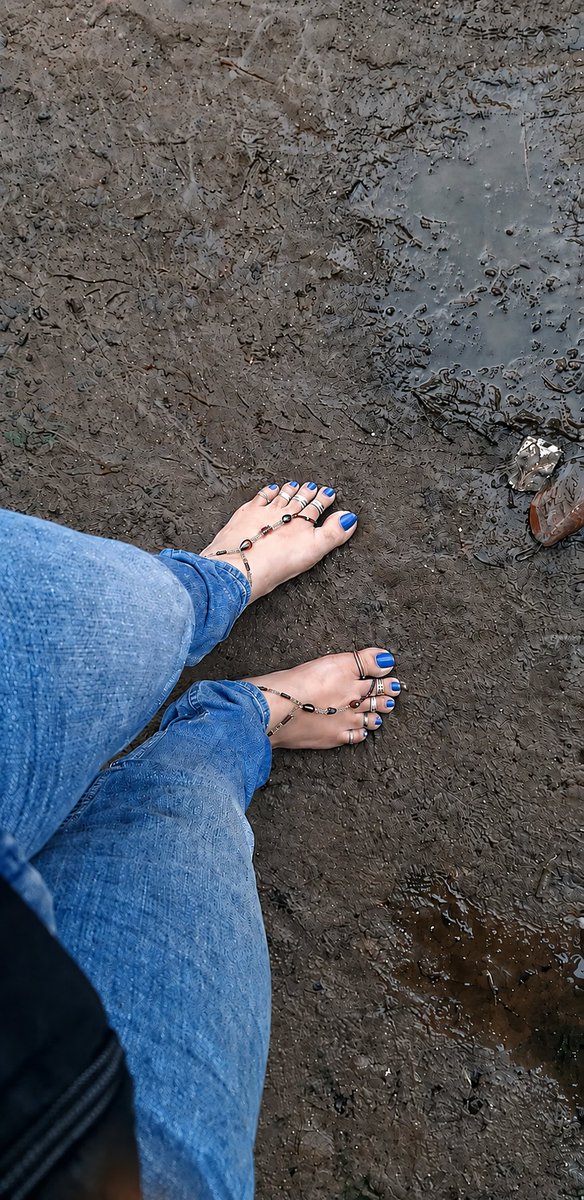 CjCjdev40's tweet photo. Goddess Susmita madam has most sexy feet i can Suck those Sexy toes rest of my life 😋 ##feet #sole #feetfetısh #feetworshi̇p #barefoot https://t.co/McEwT5rhOB