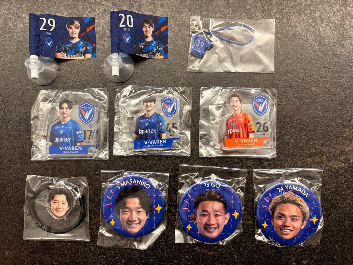 chi25_ari23's tweet photo. 【お取引】 #vvaren ガチャ
※過去のものも含みます

譲 ▷ 画像のもの

求 ▷ 5.10.14 交換のみ

ホームゲーム全てにてお取引可能です💕
よろしくお願い致します🙇🏻‍♀️ https://t.co/uP0rc091Ko