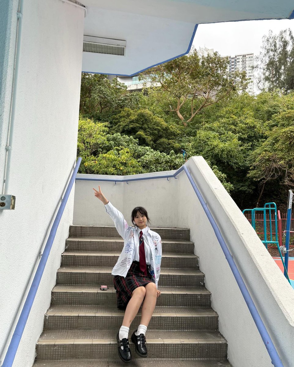 martensshare's tweet photo. #Drma返學鞋 #學生妹 https://t.co/5o5vSwyPy4
