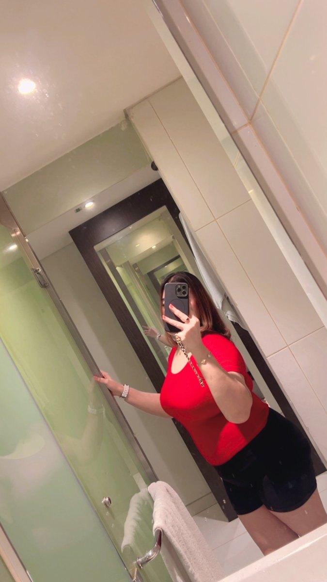 GithaAvailable5's tweet photo. Baju merah jgn sampai lolos ❤️😂 https://t.co/XPtok8bmOJ