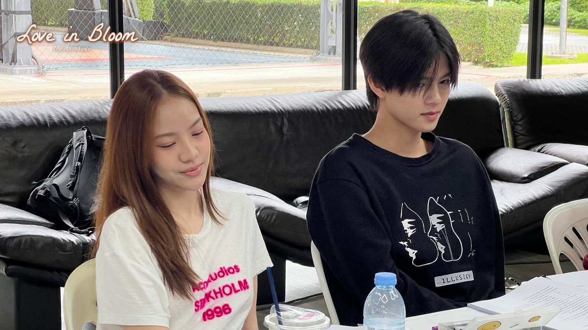 LoveInBloomMono's tweet photo. Read through day ✨

TPJS IS SHINING BRIGHT 02
#LoveInBloomTheSeries
#TungpangJessie
#Tawansireey
#Tonisnam https://t.co/QJiMJYopBM
