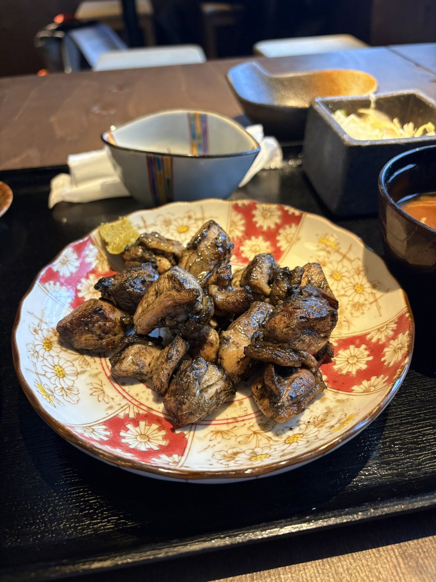RainbowDriveInn's tweet photo. 炭焼地鶏ランチ😍ごはん、玉子
おかわりし放題😆 https://t.co/apgm1E0CxR