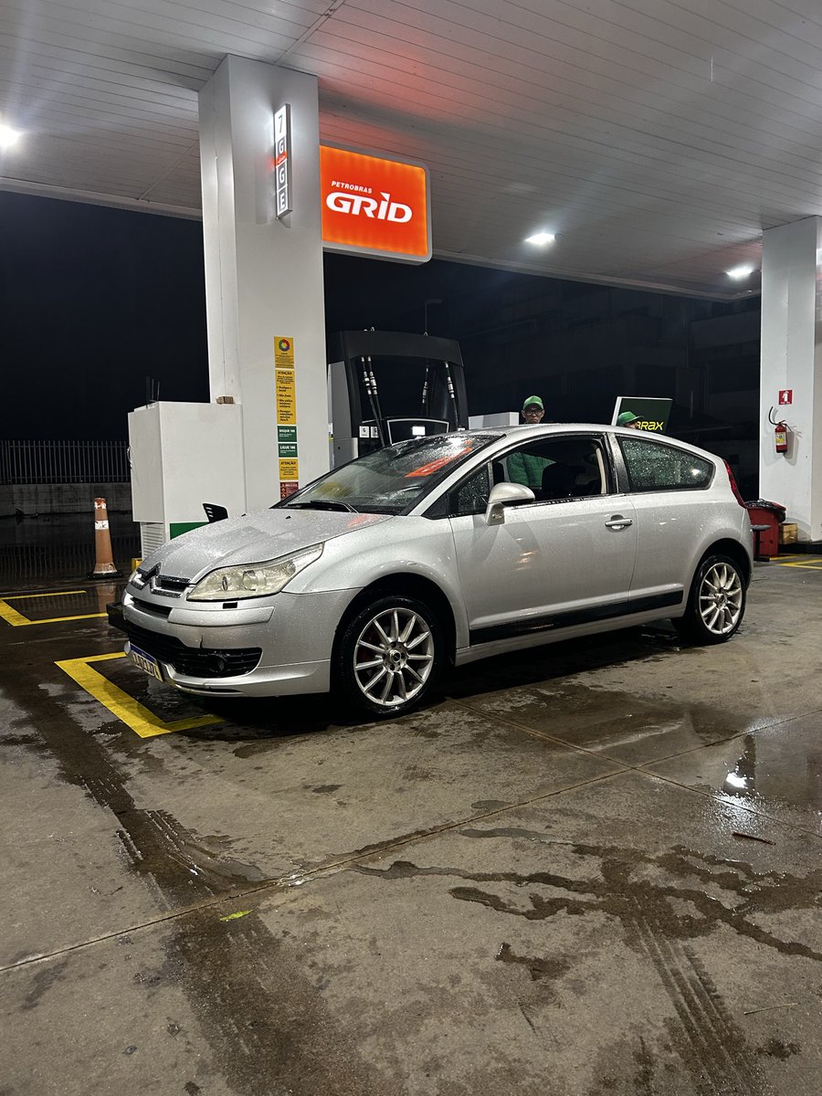Djaaooo's tweet photo. Acho que eu tenho um problema com carros pratas 2p (esse é o terceiro)

Sim, eu comprei uma shitbox francesa

Sim, eu vejo ele como um SI baixa renda https://t.co/cKneN23ZKp