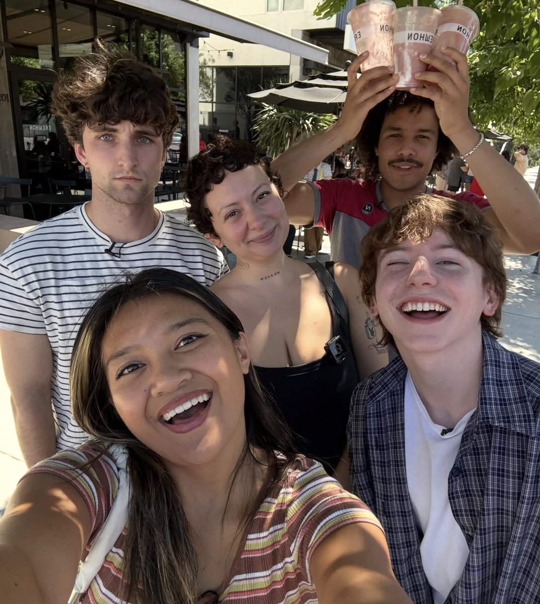 bunchofburgers's tweet photo. OMGGGG VANILLA https://t.co/nqbqxUA2cu