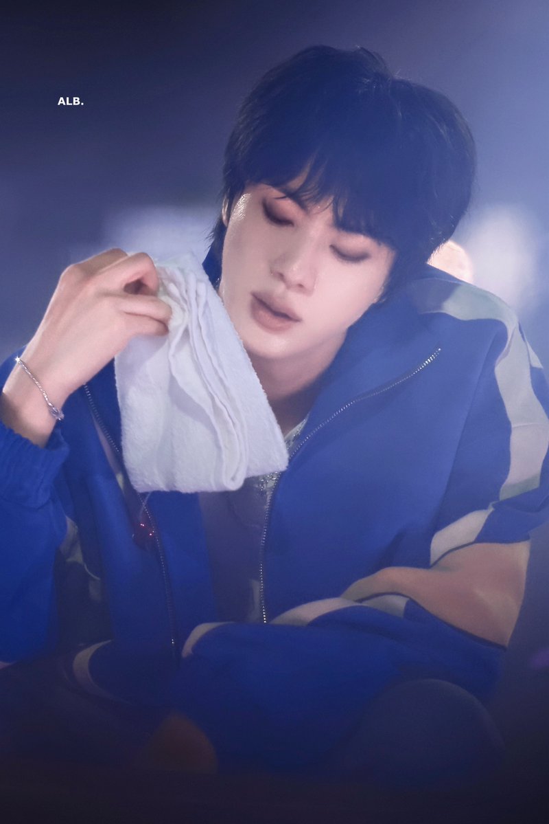 ALittleBraver92's tweet photo. 260901 LA pre 

#방탄소년단진 #김석진 #석진 #진 #BTSJIN #JIN 
#BTS_WORLDTOUR_ARIRANG
@BTS_twt https://t.co/APZmP5OqLx