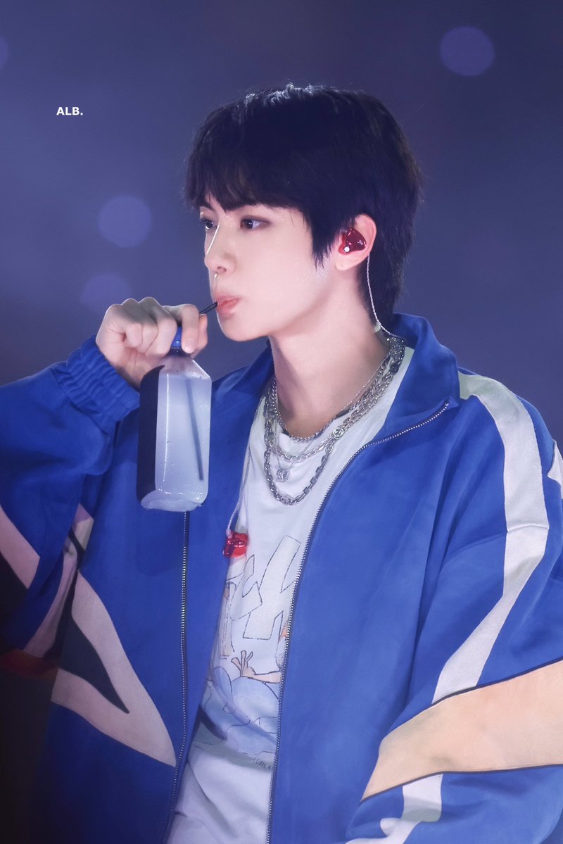 ALittleBraver92's tweet photo. 260901 LA pre 

#방탄소년단진 #김석진 #석진 #진 #BTSJIN #JIN 
#BTS_WORLDTOUR_ARIRANG
@BTS_twt https://t.co/APZmP5OqLx