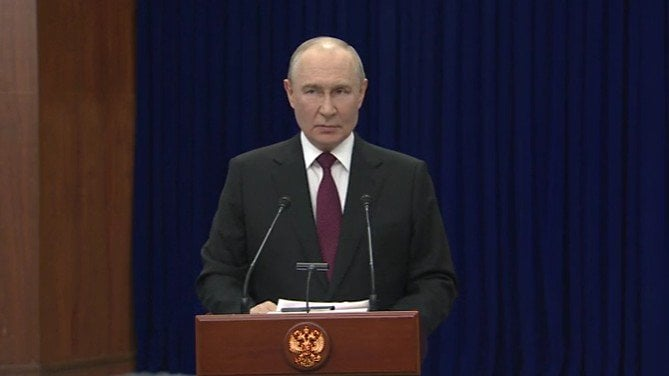 livedoornews's tweet photo. 【主張】プーチン大統領、関係悪化の責任は「100％日本政府にある」
https://t.co/JThbI7VKkJ

「ロシアは日本との関係を悪化させるようなことは何もしていない」とし、関係悪化の責任は「100％日���政府にある」と主張。さらに、平和条約の問題は「すでに決着している」と改めて強調した。 https://t.co/2EDrIwk0Bv