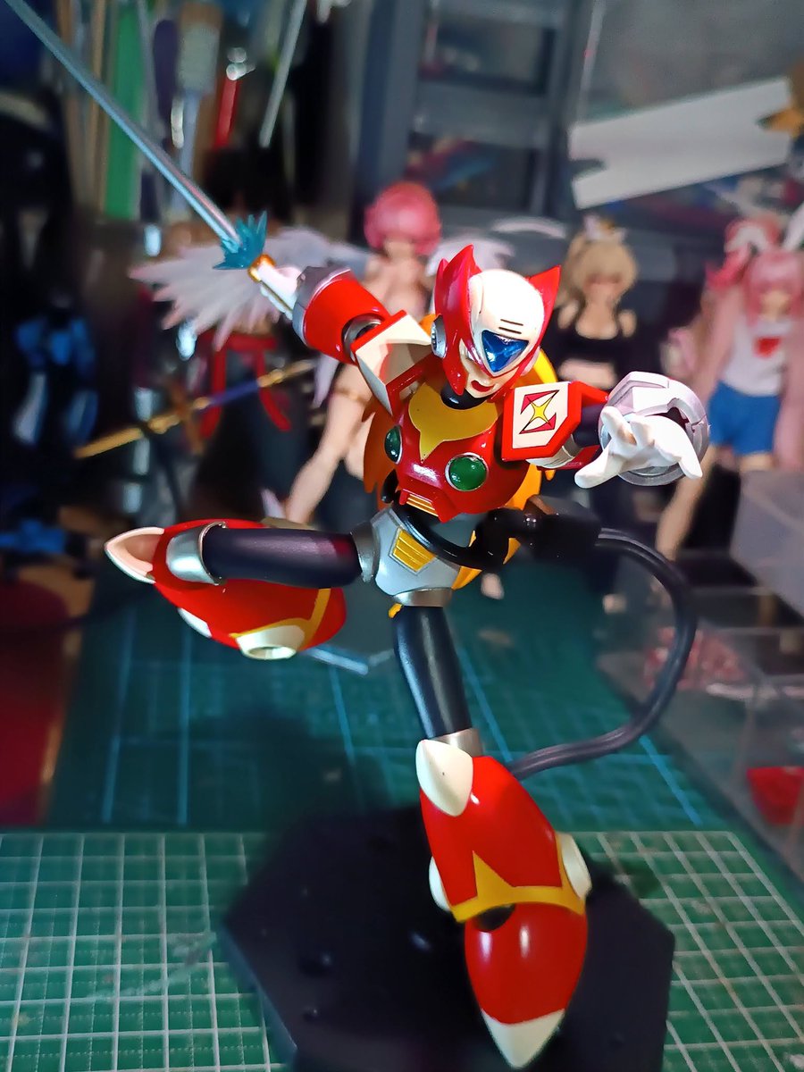 Akirama97's tweet photo. D-Arts ゼロ Type 2。もうかなり古いフィギュアで、関節もあまり良い状態ではありません。髪も重くて、ポージングの自由度をかなり制限します。

MDLXは良いアップグレードになりそうですが、MDLX版のエックスはあまり好みではありませんでした。
#ロックマン https://t.co/xJVlun5Rjt