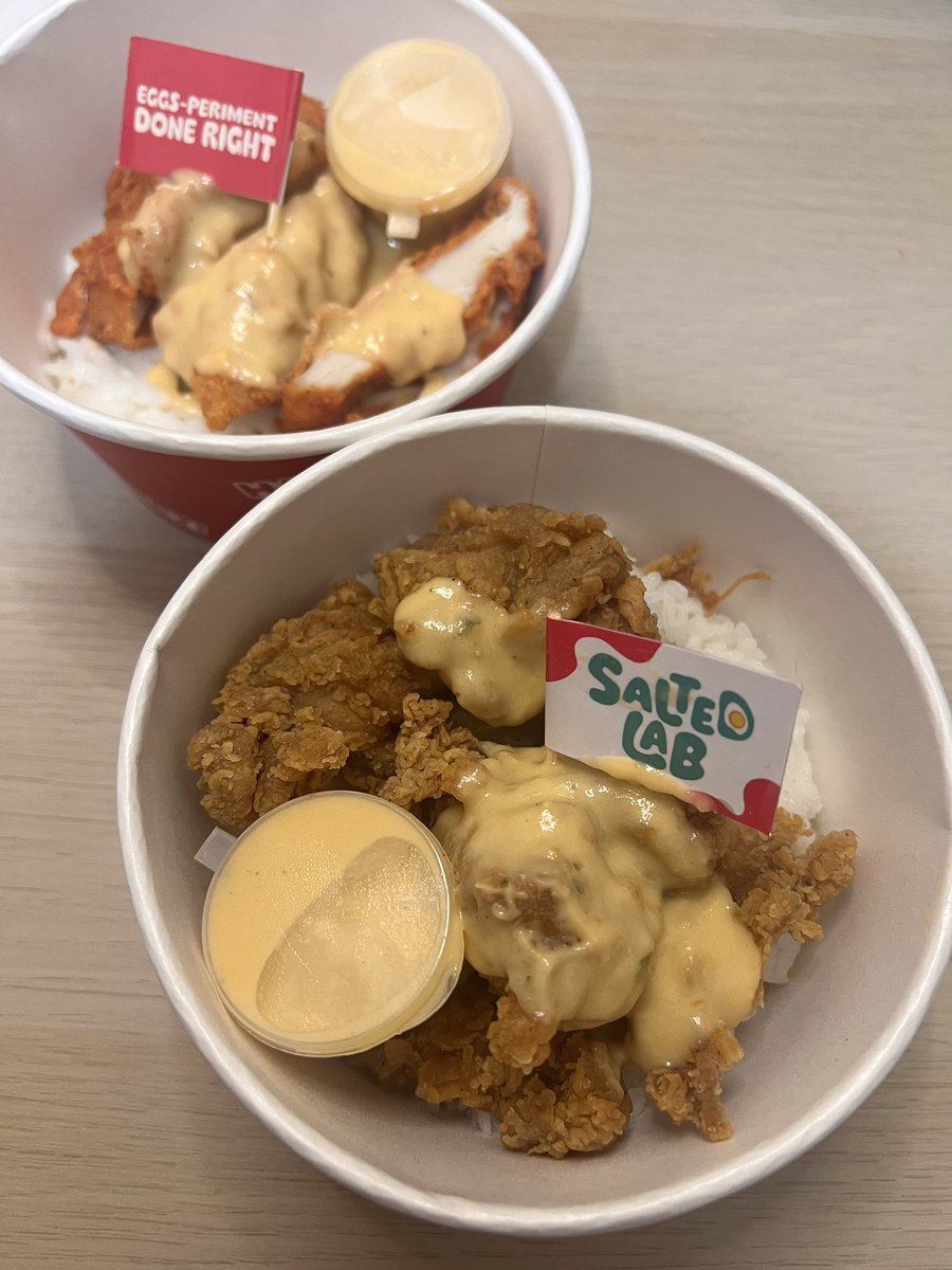 andrajrina's tweet photo. ngomongin soal makanan, apa 5 MAKANAN OJOL FAVORITTT yang bakal kamu repeat order teruss?!

me : 
1. Moon Chicken BIGBANG with jumeokbap!! 
2. Makdura ayam bumbu hitam! 
3. Salted Lab! 
4. Gacoan level 2 
5. Sei Sapi b1g2 

hari ini lagi2 aku order MOON CHICKEN! liat deh, https://t.co/mRSWCNSEiG