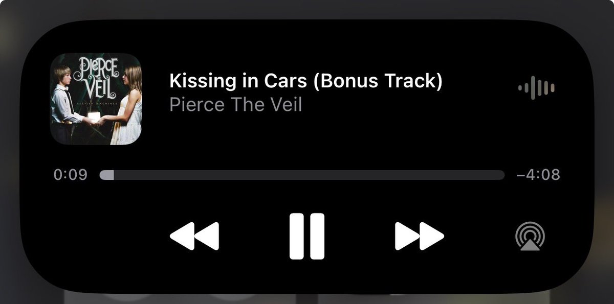 dotheelly's tweet photo. un día le hablé a vic de evan y escribió kissing in cars https://t.co/MYFOmU0BSv