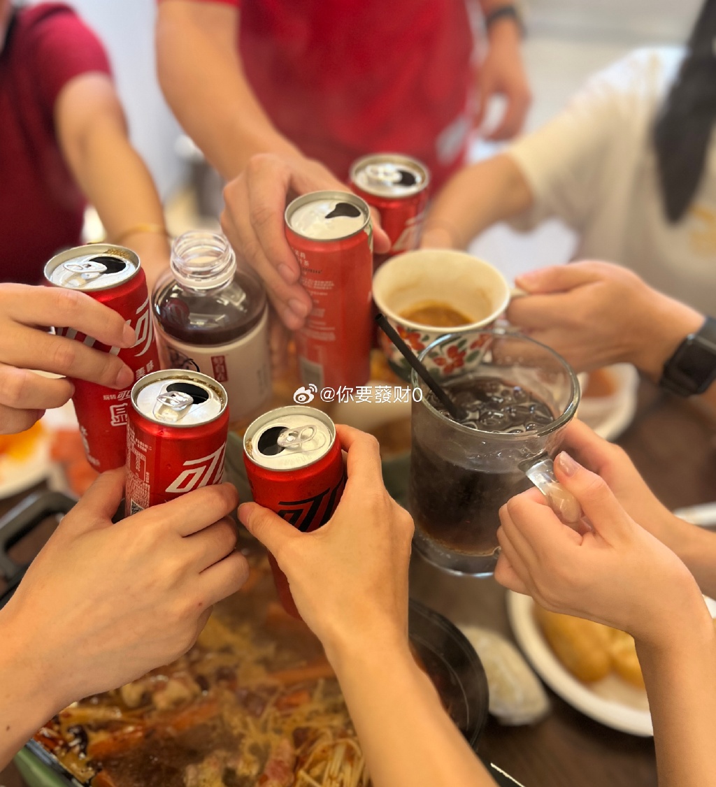 aksncert's tweet photo. Got a last-minute catch-up with the old crew after ages! No fancy plans, just way too much laughing, bad 2000s playlist, and the same silly inside jokes. Best vibe ever https://t.co/QpdmZFGE6x