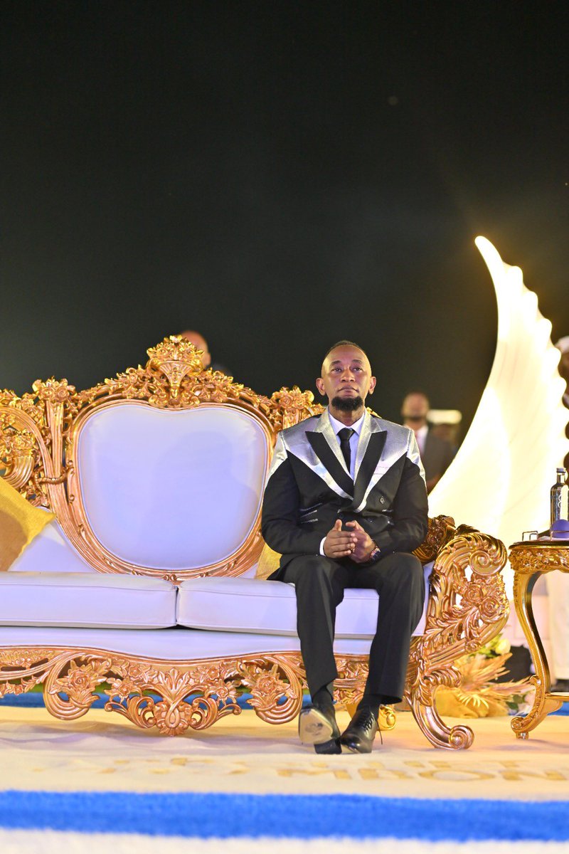 PrimahRose's tweet photo. It was honor to celebrate you my spiritual father @Prophet_elvis 

🤍🤍🤎 https://t.co/ANtUEe6IDz