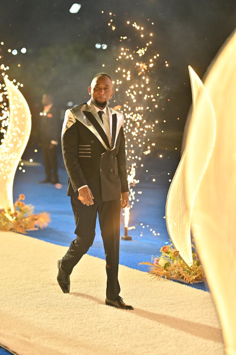 PrimahRose's tweet photo. It was honor to celebrate you my spiritual father @Prophet_elvis 

🤍🤍🤎 https://t.co/ANtUEe6IDz