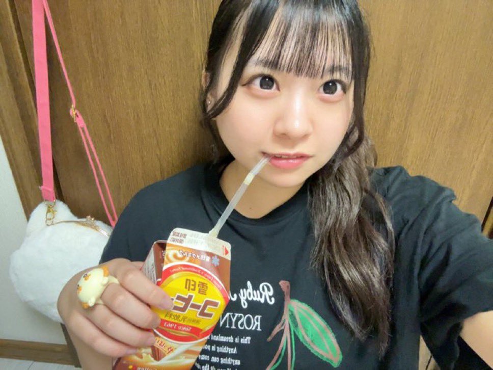 ShakeShakePuari's tweet photo. 最近めっちゃハマってる子！
8月15日のBEYONDで初めて見た時に
めっちゃかわいくて一目惚れした🥰
引用元の8月29日も
黄色のペンラ振って
やっと初めてお話したり、
配信に行くようになったけど
おもしろくてかわいいし好き増ししてる！

@mugen_misaki 
#むげんこんぜ
#日向美咲
#みーちゃん見守り隊 https://t.co/aBDF22Rk90