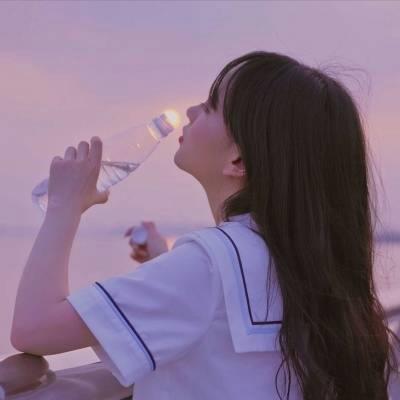 Pp33494105's tweet photo. 💦 🚀 🍀 👑 My cat just knocked over my lamp, help https://t.co/oixjSCX2gb