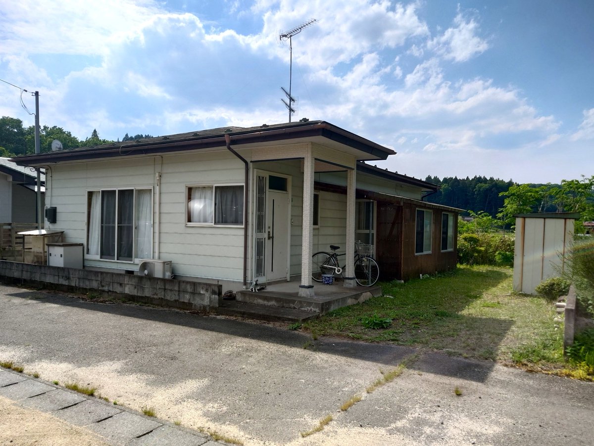 marusho_f's tweet photo. 🌟西郷村小田倉稗返🌟中古住宅
別荘風の平屋建て物件です
閑静な住宅地🏡
丸昌不動産㈲ＨＰ➡️https://t.co/2Fxmg2T1wa
#西郷村　#小田倉小 https://t.co/O8Fkhx0fXN