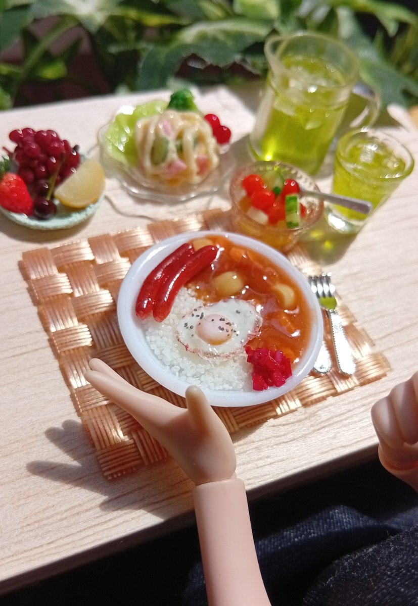 studiozui's tweet photo. ミニチュアフード　目玉焼きカレーセットです☺️ https://t.co/VI65qmzDJK