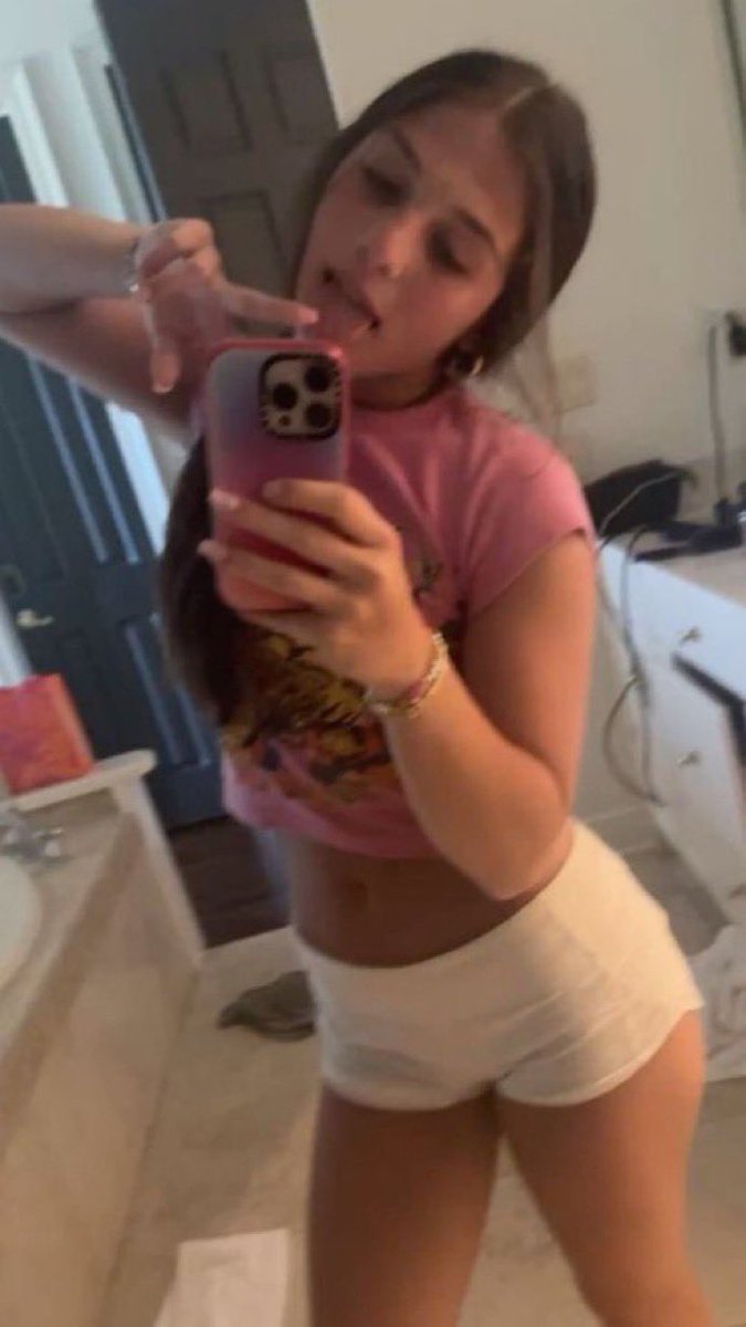 tmatt740's tweet photo. Older guys into younger girls ? thoughts? 👀 https://t.co/HVSjmeHPOo