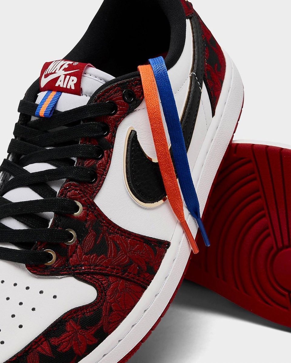JustFreshKicks's tweet photo. RETAIL LOOK: Air Jordan 1 Low OG “Last Dance At The Garden” 💐

🗓️ September 26th
💰 $140 https://t.co/f8K4Il3FSw