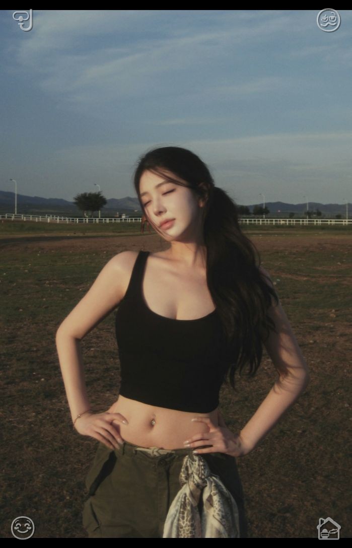 guguriko_'s tweet photo. 🥪 A Day at the Family Park: The sandwiches have been enjoyed. There is no easy path to greatness. Every impressive achievement is built on enduring self-control and steadfast dedication during prolonged stretches of solitary effort. https://t.co/WAzErAmNXX