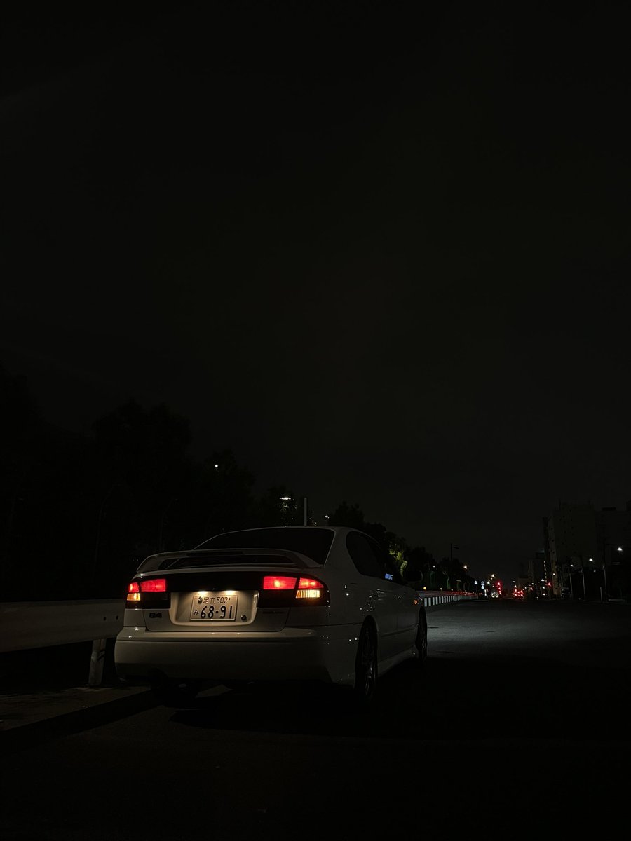 beo_orsk's tweet photo. #愛車に出会う経緯
この車かっこいい！スペックほぼインプじゃんwwレガシィってセダンあるんだww
→BE、MT歴無し予算80万を父に分割で払う約束して探させる
→👨「なんか安いの出てるから落としといたよ」 https://t.co/5LyhqlNx9i