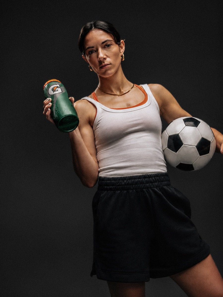 678Page3's tweet photo. Aitana Bonmati for Gatorade | Barcelona FC Feminí ⚽️ https://t.co/NyOgAH8agx