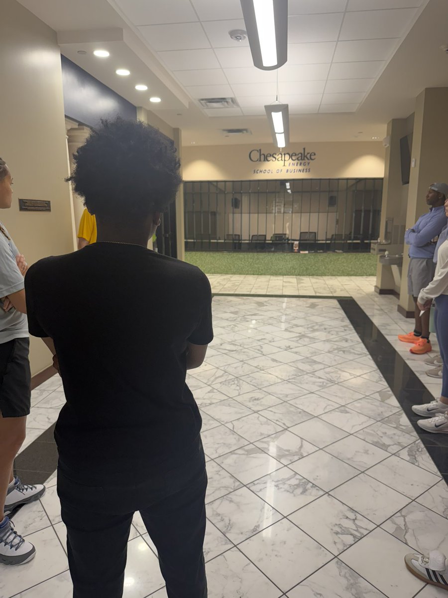 AddisonUzzi's tweet photo. Great visit at Oklahoma Wesleyan today! I enjoyed touring the campus, learning more about the program and getting on the court to practice with the team. Thank you Coach Molder, the coaching staff and players for making me feel so welcome! 🦅🏀 @OKWUeagles_WBB @CoachZ_84 https://t.co/Z6WSy9SEUw