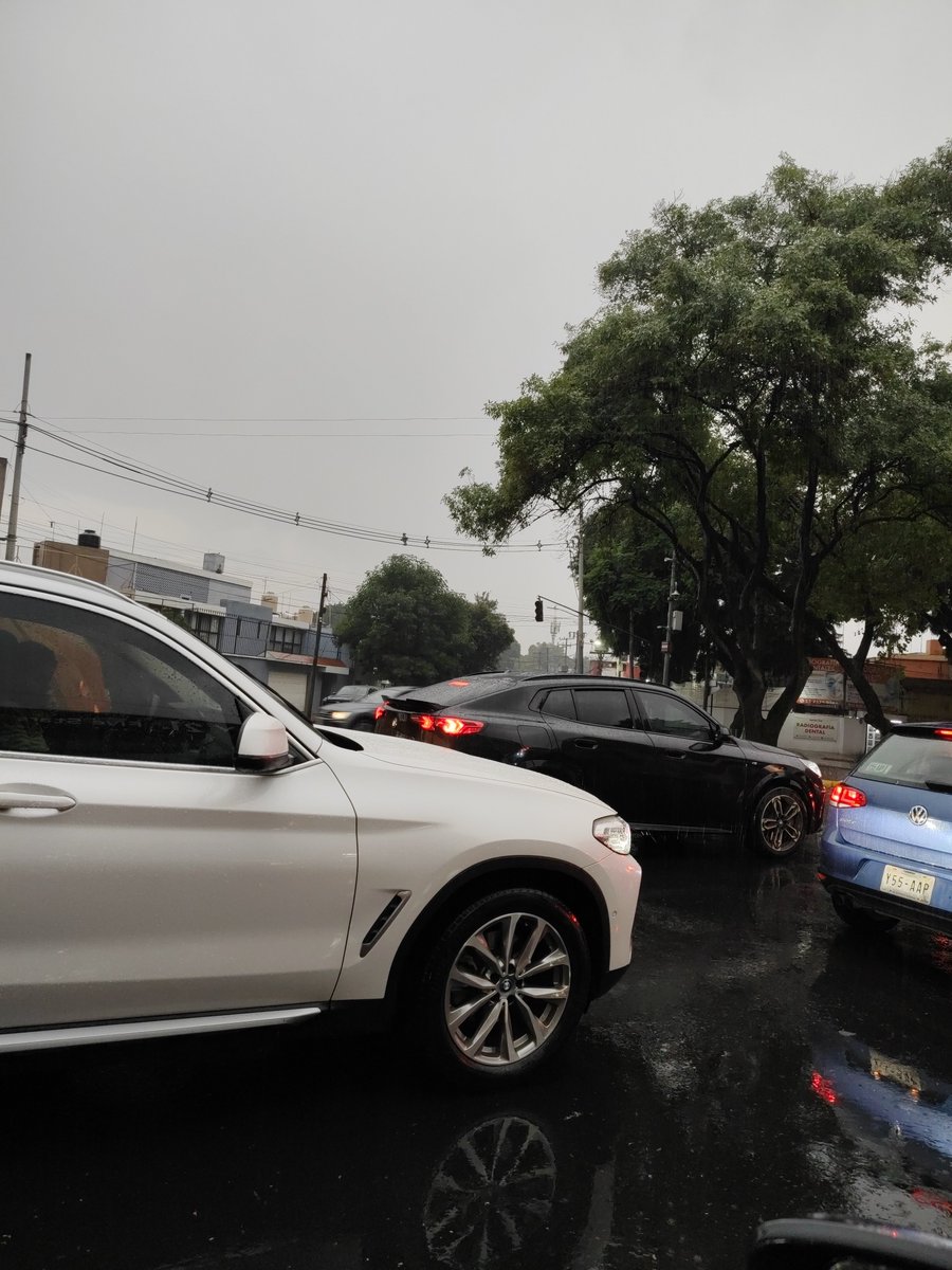 gperales130's tweet photo. @C5_CDMX @UCS_GCDMX @OVIALCDMX @SSC_CDMX  se solicita apoyo de personal de #TránsitoGCDMX sin funcionamiento semáforos av Canal de Miramontes y Erasmo castellanos quinto @Alcaldia_Coy  también en Miramontes y Calz Taxqueña https://t.co/h0KwImdf5u