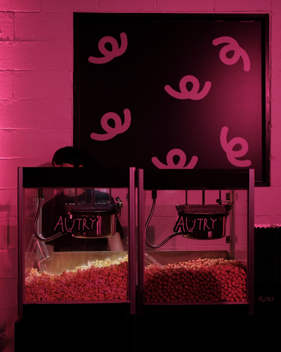 CHANGBIN_INTL's tweet photo. The CHANGBIN x AUTRY pop-up for the CAPSULE COLLECTION was completely filled with details inspired by Dwaekki’s pink tail.

Even the ice in the drinks had its distinctive shape. Everything was pink—the color we all instantly associate with Changbin. 💗

Once again, AUTRY proved how to do an excellent job promoting their artist and, most importantly, how a global ambassador should be treated. 

CHANGBIN X AUTRY COLLECTION
CHANGBIN THE CAPSULE COLLECTION 
#CHANGBINxAUTRY
#Changbin #Autry