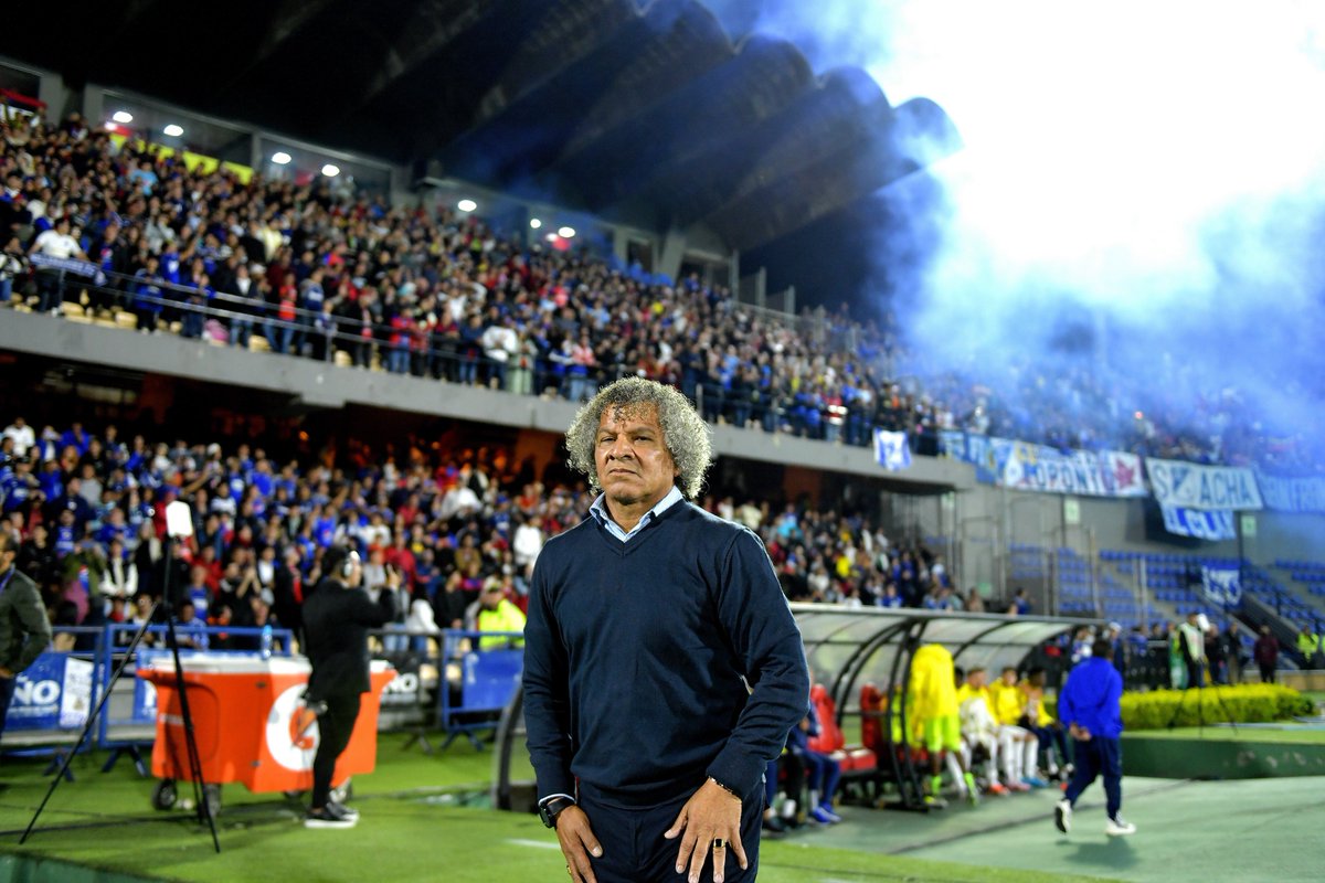 PSierraR's tweet photo. 🚨 Alberto Gamero (62) es uno de los candidatos principales que tiene #Millonarios para asumir la dirección técnica del club. El entrenador está en Panamá esperando avances. 🔵⚪️ https://t.co/Ti3wNL1IPr