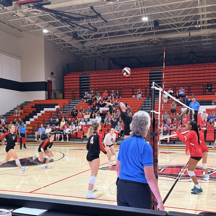 TriadHighSchool's tweet photo. Volleyball gets a win over Granite City in their first match in the SWC! 
25-10
25-14 https://t.co/gvmtSJaXRM