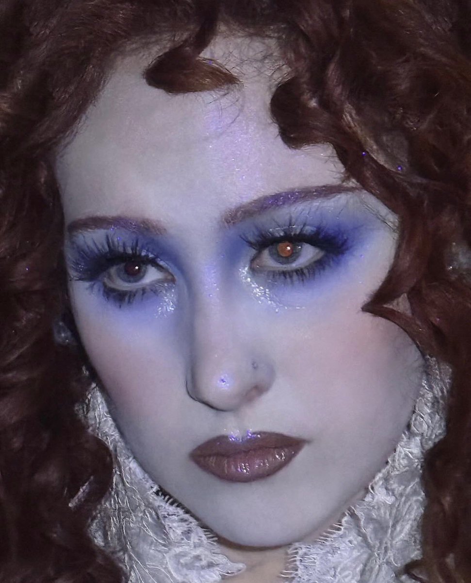 redwinebrina's tweet photo. close-ups of chappell’s makeup are incredible https://t.co/abZqhlNx4y