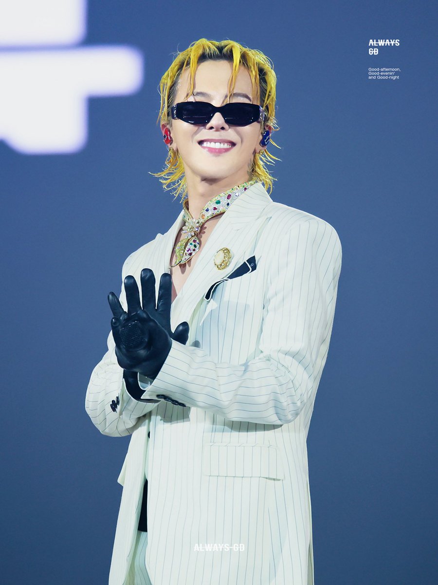 always_gd's tweet photo. 😃💛
#GDRAGON #권지용 with #AlwaysGD https://t.co/TqhUqoaByA