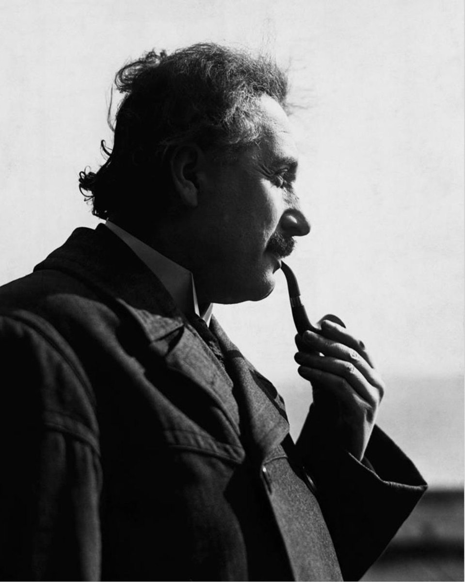 QuotesforGoal's tweet photo. "El valor de una educación universitaria no debe residir en el aprendizaje de muchos hechos, sino en el entrenamiento de la mente para pensar"

Albert Einstein https://t.co/QueZeNBCXt