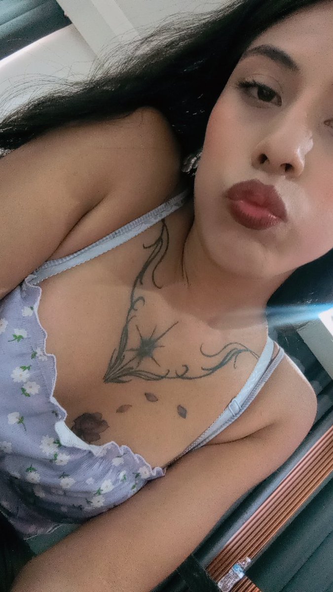 _Michellesexy's tweet photo. Linda tarde 💥💥 https://t.co/r0QV3NVerb
