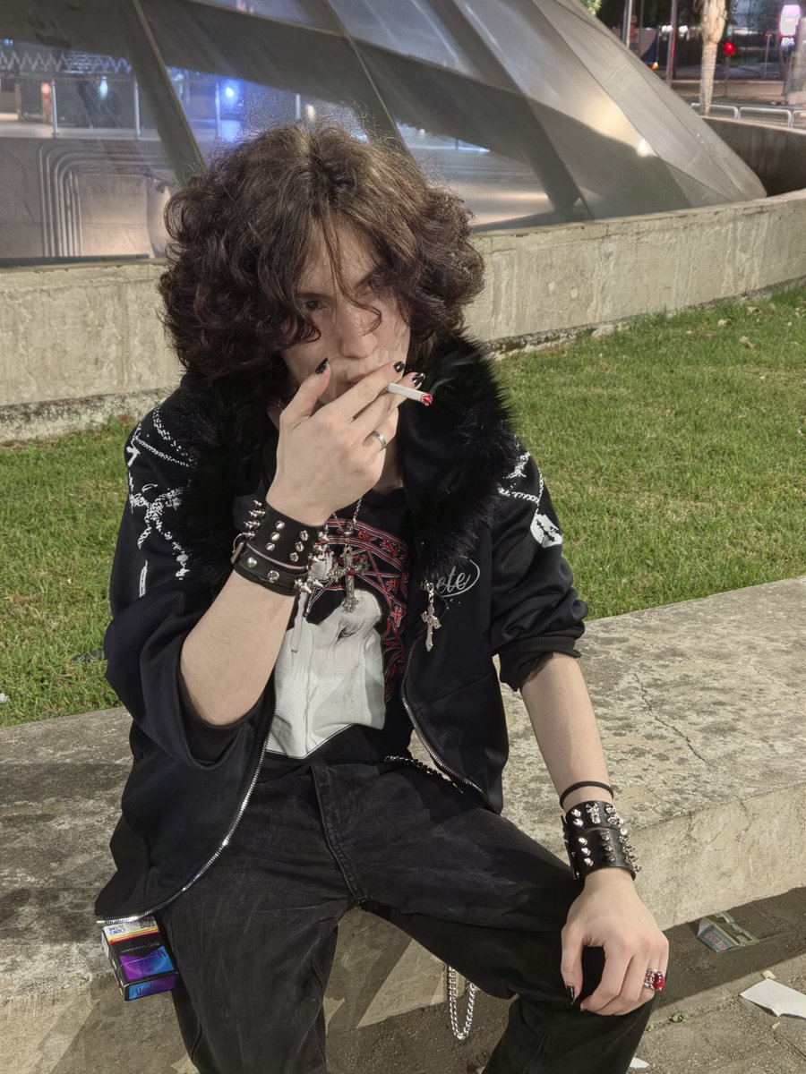 AnglitoArc's tweet photo. Fechadão com amor recíproco 🤝🏻. Nojo de vadias 💯 https://t.co/emHIFyyDrn