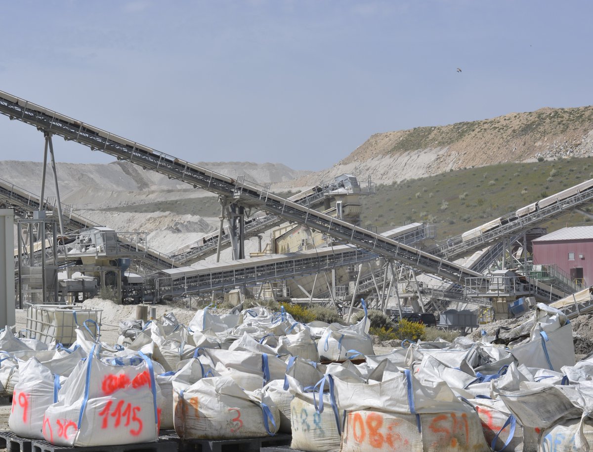 EQResourcesASX's tweet photo. 📢 EQR delivers record A$55m revenue as production ramp-up continues

August highlights:

🔹 A$55.1m record monthly revenue
🔹 19,068 mtu production, up 34% from July
🔹 2nd highest monthly production on record
🔹 17,246 mtu sales
🔹 Avg realised price US$2,269/mtu¹
🔹 Barruecopardo: highest monthly production on record
🔹 Mt Carbine: record A$19.9m monthly revenue
In a tight tungsten market, execution is the differentiator.
The numbers tell the story.
Read: https://t.co/4VUSDJKb6m
$EQRASX $EQR.AX #EQR #Tungsten #CriticalMinerals #ASXNews #MiningNews