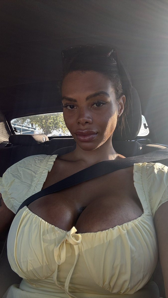HalleHayes1's tweet photo. Hello https://t.co/nAFSBe8WW0