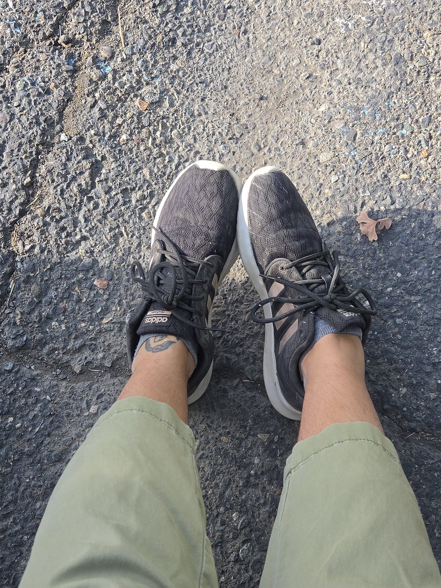 sirenryan_'s tweet photo. Went on a cute lil 2 hour walk and now my shoes are dusty and my feet are hottttt n sweaty in there. Bet you'd kill for a sniff https://t.co/hsDNfz9fpW