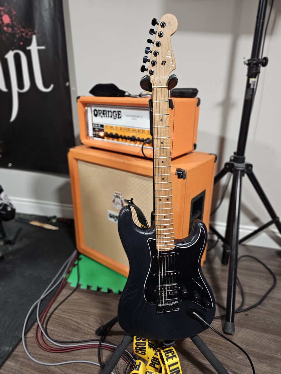 Seanster73's tweet photo. @muerdekeroyo Awesome.  My AM Pro II is hands down the best guitar I've ever owned. https://t.co/TnW3izejDa