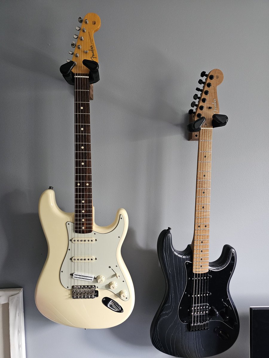 Seanster73's tweet photo. @muerdekeroyo Awesome.  My AM Pro II is hands down the best guitar I've ever owned. https://t.co/TnW3izejDa