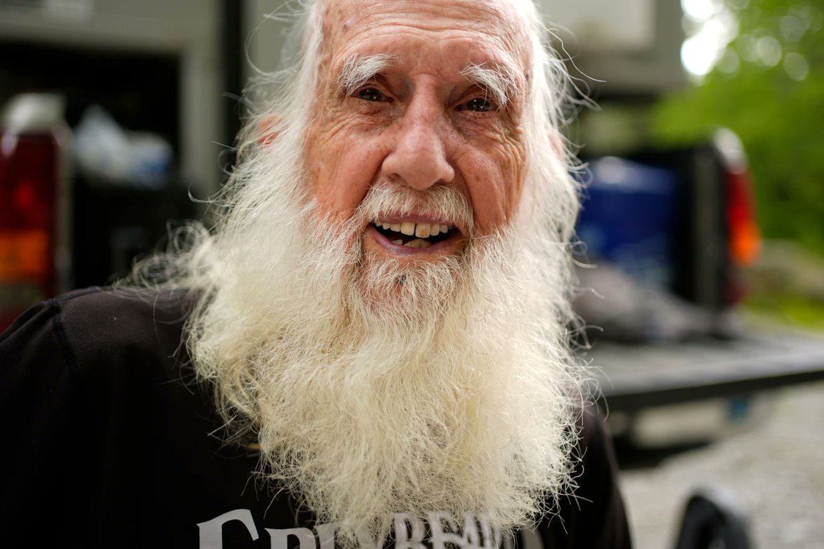 samuella's tweet photo. @ 91, Dale “Grey Beard” Sanders has RECLAIMED his #record as OLDEST #HIKER to complete #AppalachianTrail. He hiked trail in sections, taking breaks &amp; plenty of tumbles along the way before finishing atop #Maine’s Mt #Katahdin. (AP Photo/Robert F. Bukaty) - https://t.co/XESJYbWzAn https://t.co/kClVERchcm