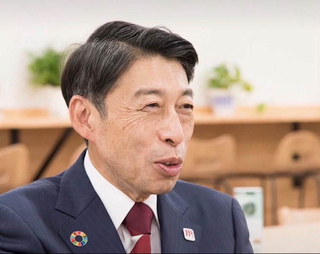 tanakaseiji15's tweet photo. 福岡県知事
海外出張は五年で23回。
総額は約3億3732万円。

コイツも！
クビでいいだろ！ https://t.co/sAsJViaFRq