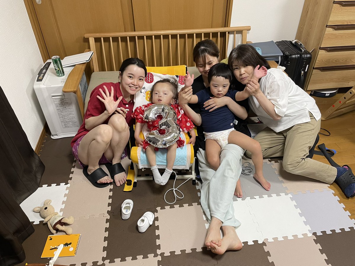 shu_song71576's tweet photo. お願い。
ただ今、もう1人赤ちゃんが我が家へ帰れるように手配しています。我が��には、その時の相談の一番状態が悪い引き取り手のない赤ちゃんです。現在のお家(貸家)ではスペースが足りません。引越しも考えています。どうぞ、この子も覚えてください。

#医療ケア児 https://t.co/uBpXuNEOfN