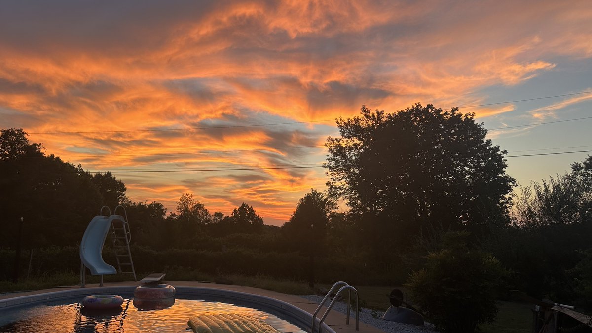 Mason_RamzeyOF's tweet photo. as pretty as the sunset! https://t.co/6h5vCyhXZP