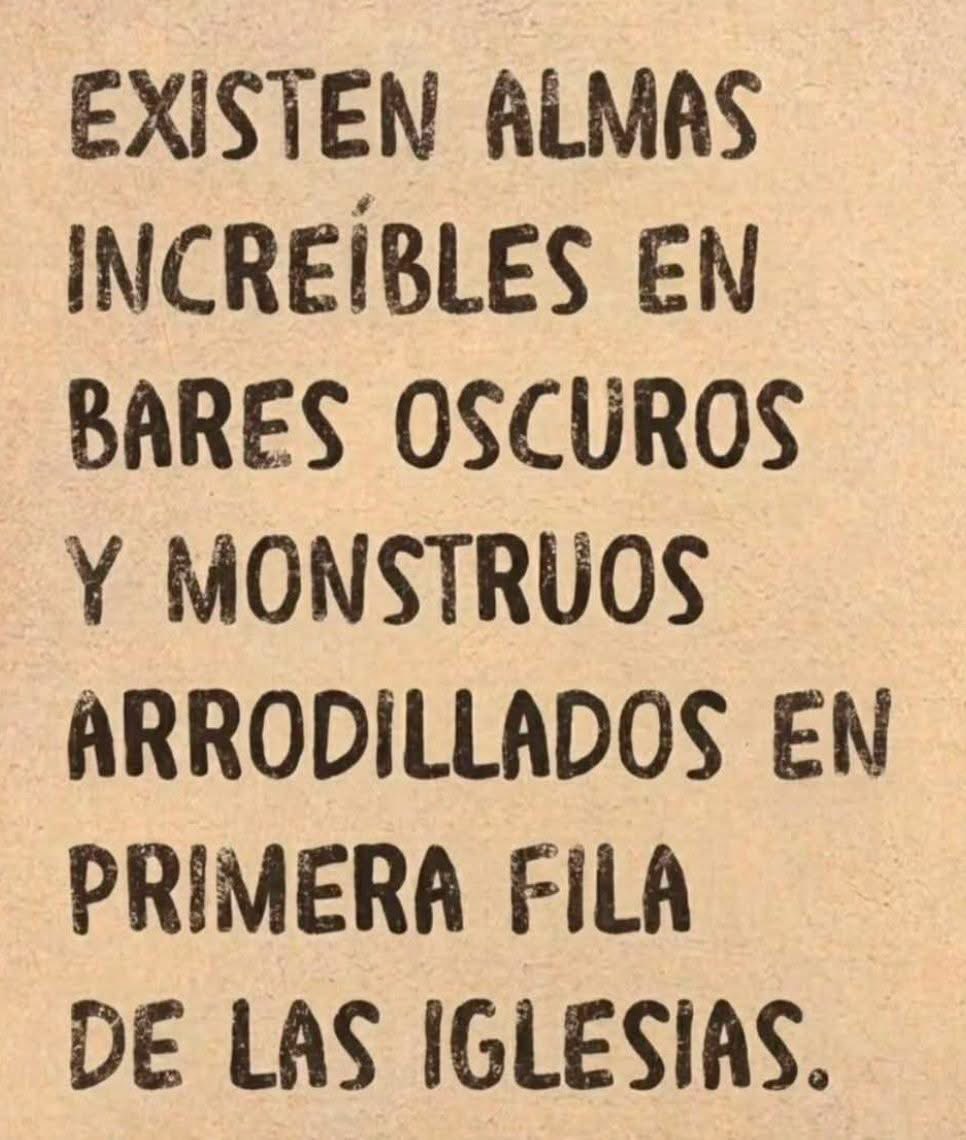 MissPoirot07's tweet photo. ¡Que viva Cristo Rey! 🤡 https://t.co/PxLOXlisVG